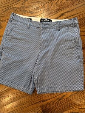 Hollister Men's 7” Navy and White Pinstripe Flat Front Shorts